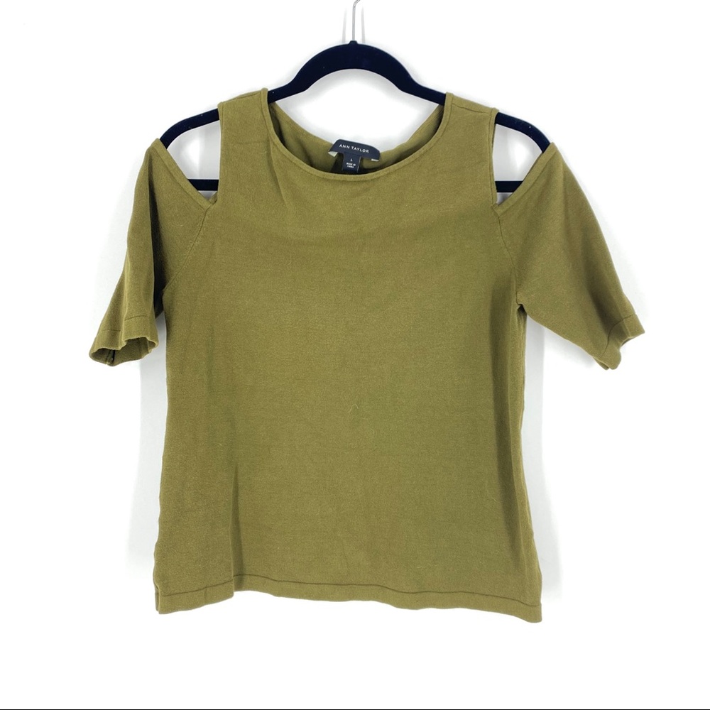Ann Taylor | Shoulder Cutout Green Top Size L